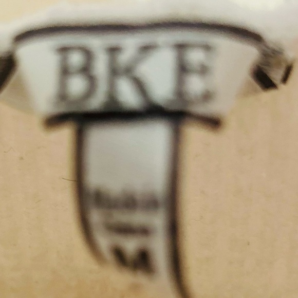 Adorable halter sweater - Picture 2 of 3